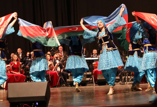 azerbaycan-susa-yili-erzurumda-coskuyla-kutlandi