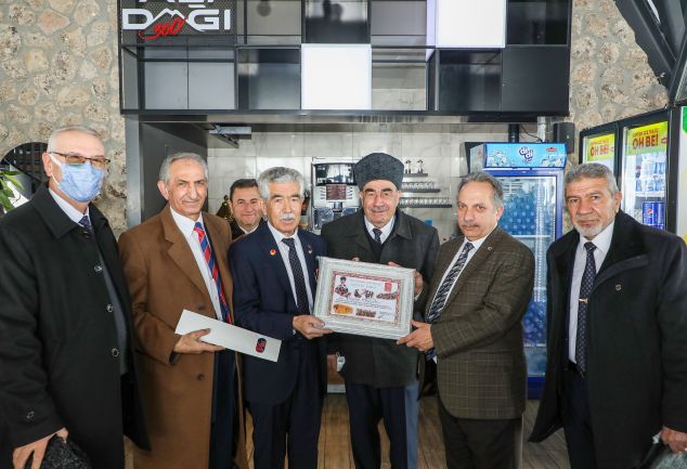 baskan-yalcin-gazilerle-bulustu