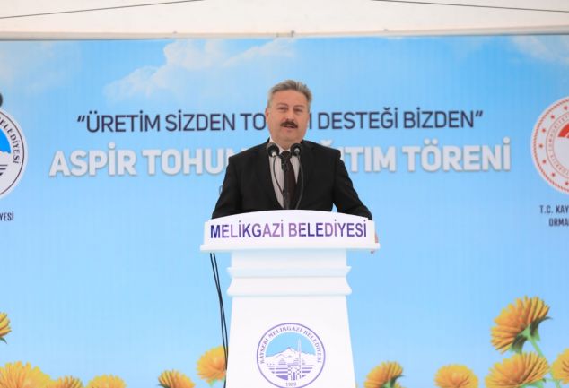 melikgazi-18-ton-aspir-tohumunu-ciftciye-dagitti