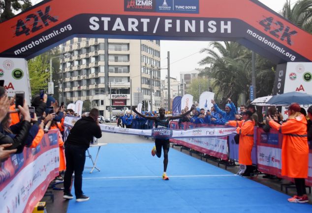 maraton-izmirde-rekor-tazelendi