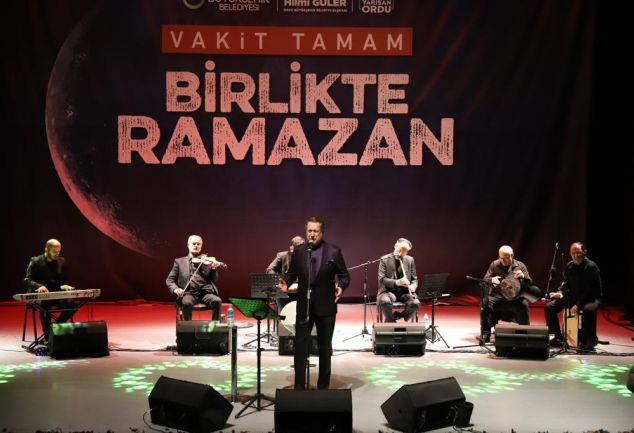 sanatci-ahmet-ozhan-ordulularla-bulustu