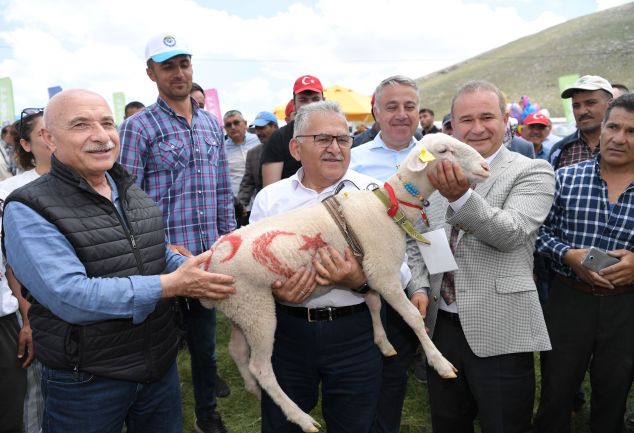 baskan-buyukkilic-akkislada-festival-agasi-secildi