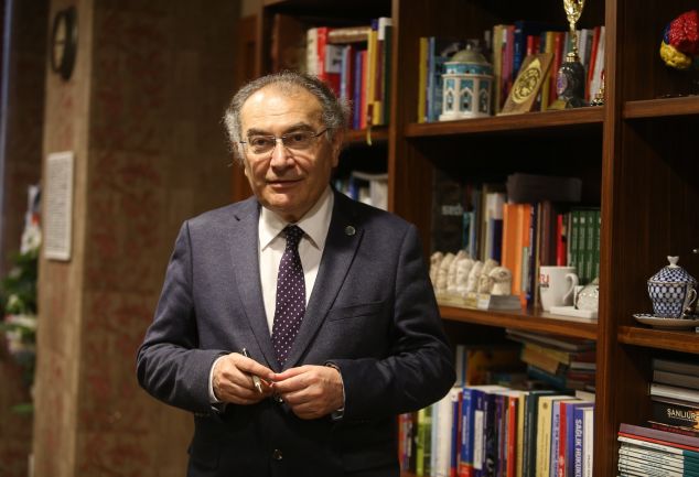 nevzat-tarhan-amaci-olmayan-insan-hayat-yolculugunda-kaybolur