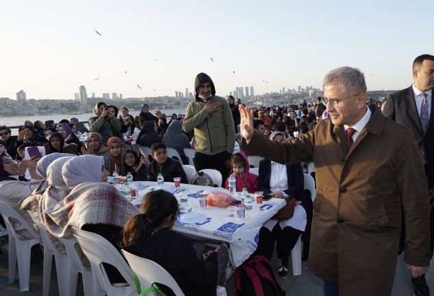 uskudar-belediyesi-ramazanda-tum-iftar-cadirlarini-deprem-bolgesine-kuracak