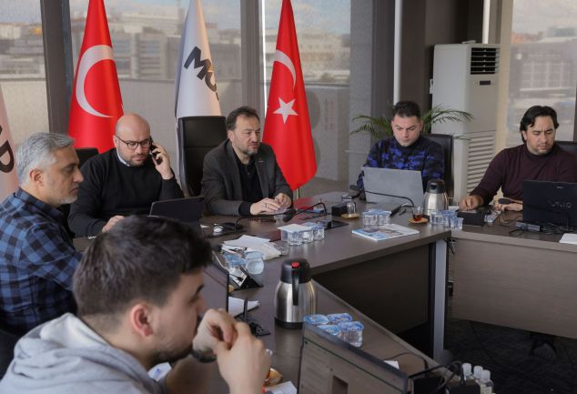 MÜSİAD DEPREM BÖLGESİNDE KONTEYNER KENT KURUYOR