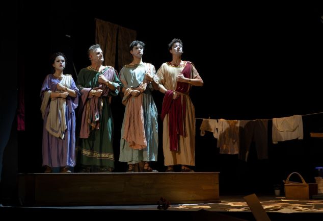 tomris-bir-uyumsuz-oyku-seyirciyle-bulustu