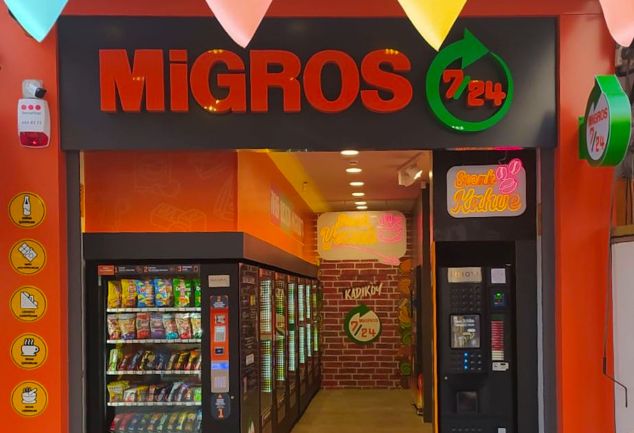 migros-turkiyenin-ilk-self-servis-otomat-magazasini-acti